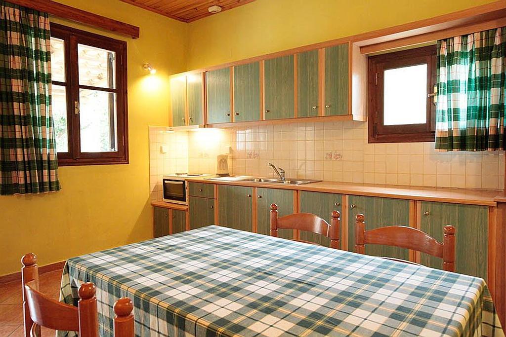Yannis' Village Keri Habitación foto