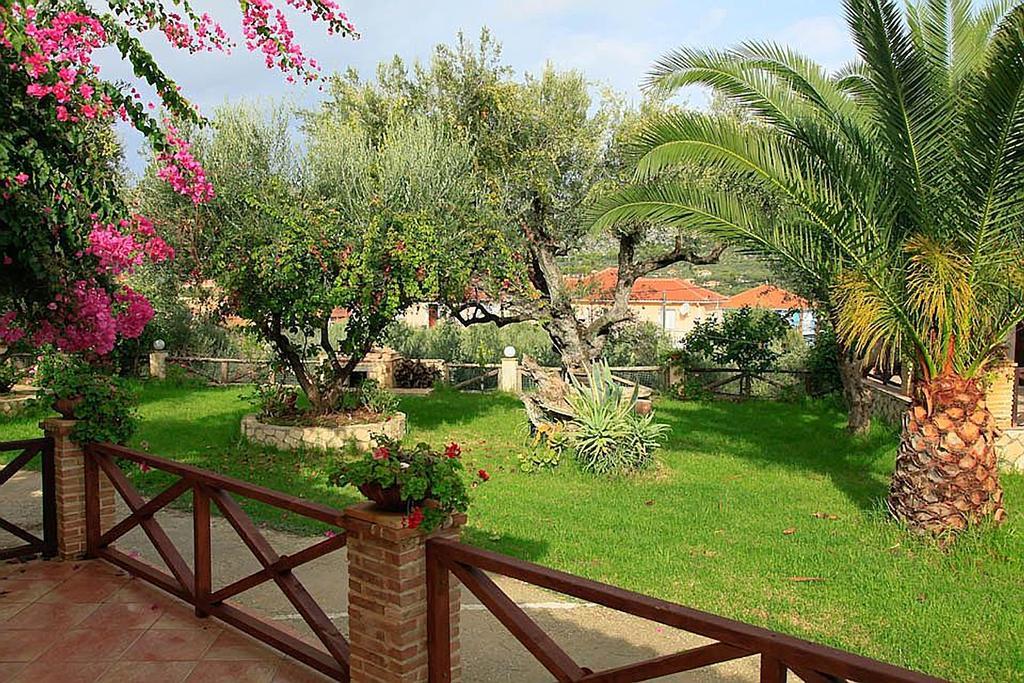 Yannis' Village Keri Habitación foto