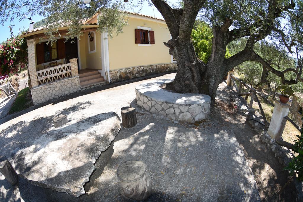 Yannis' Village Keri Exterior foto